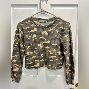 VINTAGE HAVANA Camouflage "Dreamer" Long Sleeve Thermal SZ MED GIRLS Pre Loved